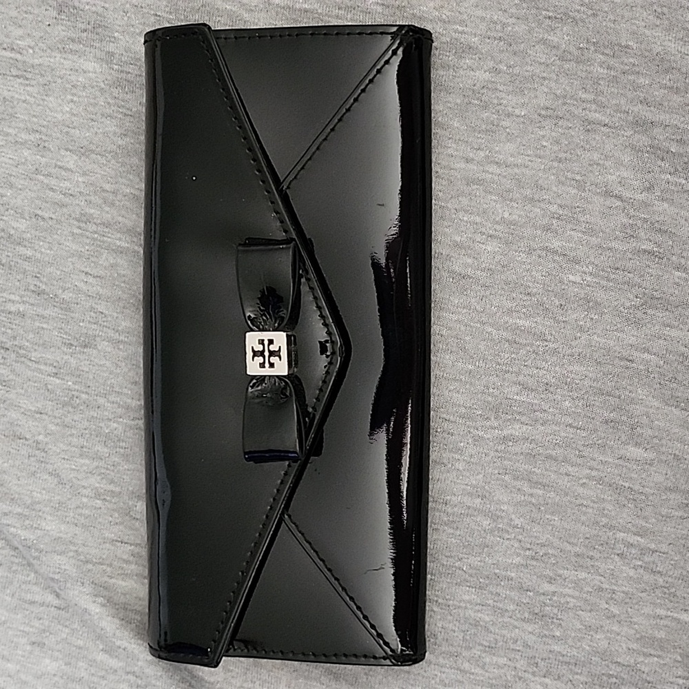 tory burch wallet